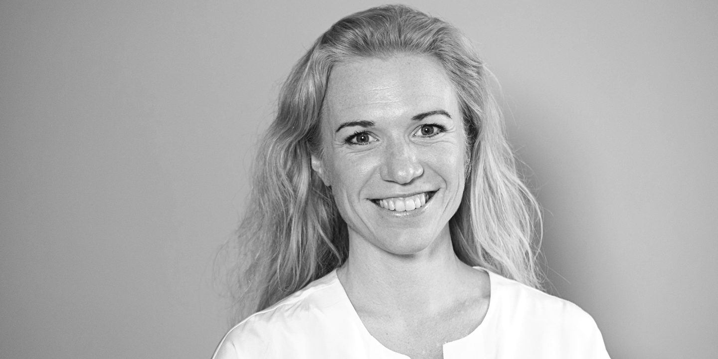Porträtt på forskare Christina Andersson i svartvit